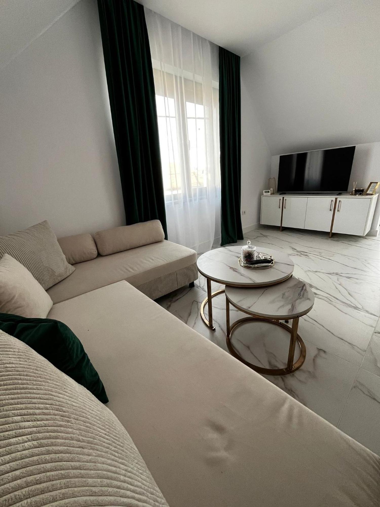 Gold Tag Apartament 티미쇼아라 외부 사진